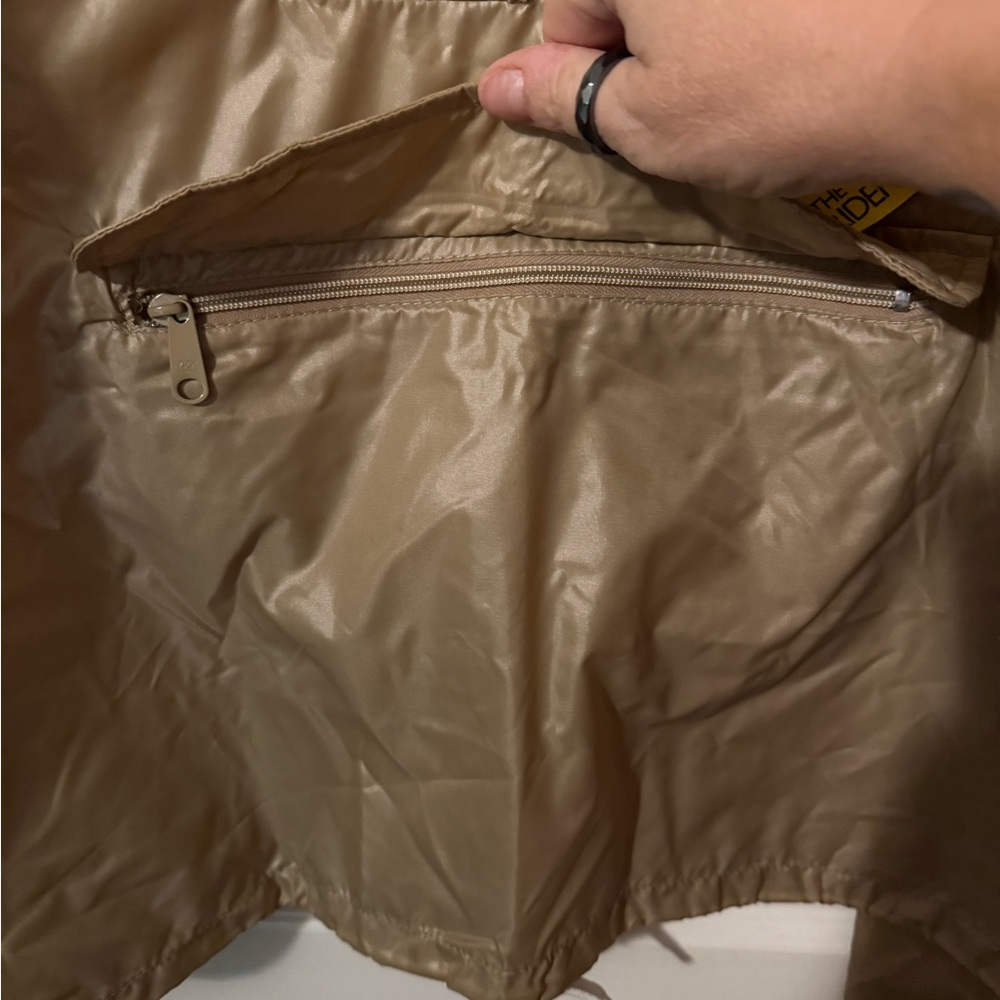 Vintage NWT. Lacoste Tan Windbreaker Jacket. Size L - Picture 4 of 5